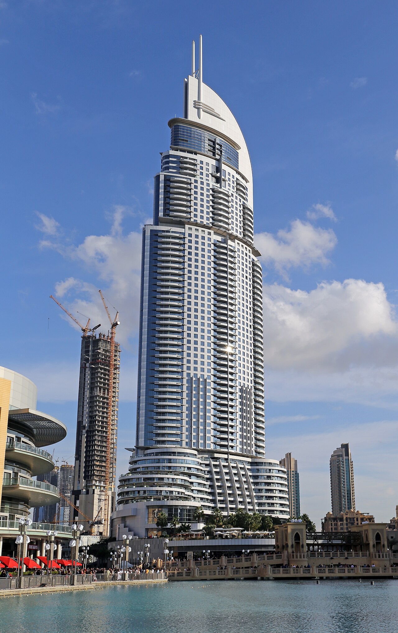 العنوان وسط المدينة